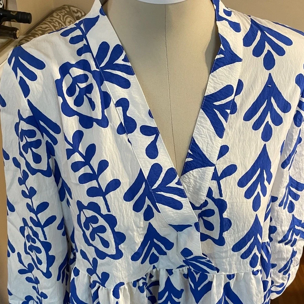 Zara Blue and White Patterned dress - Picture 2 of 8